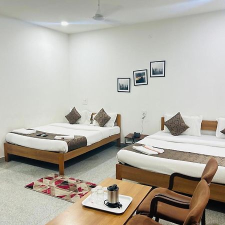 Hotel Queens Comfort Майсур Экстерьер фото