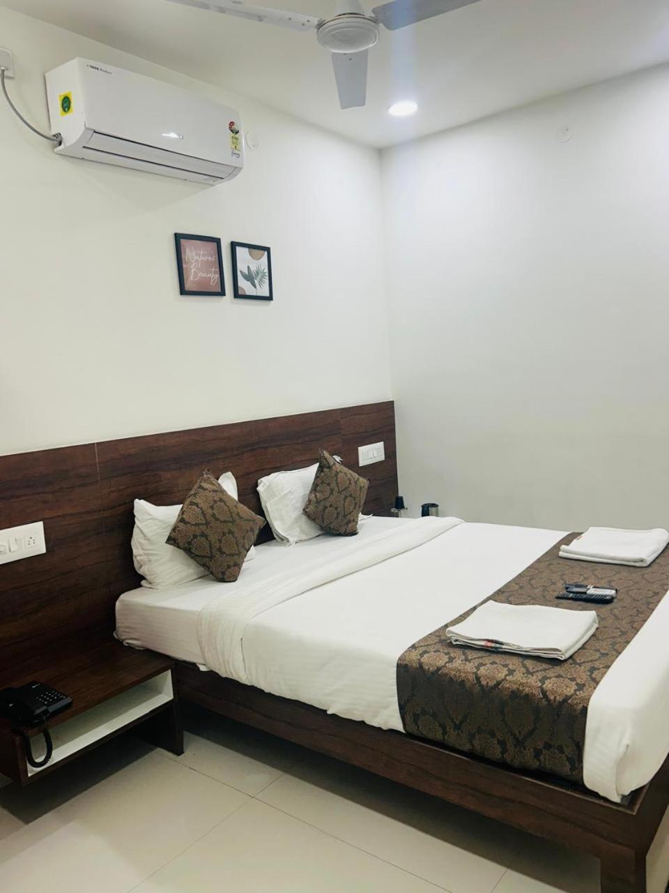 Hotel Queens Comfort Майсур Экстерьер фото