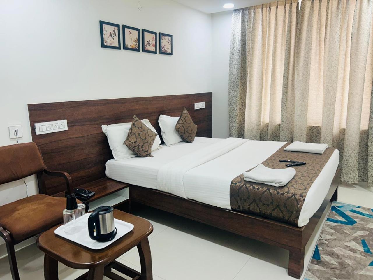 Hotel Queens Comfort Майсур Экстерьер фото